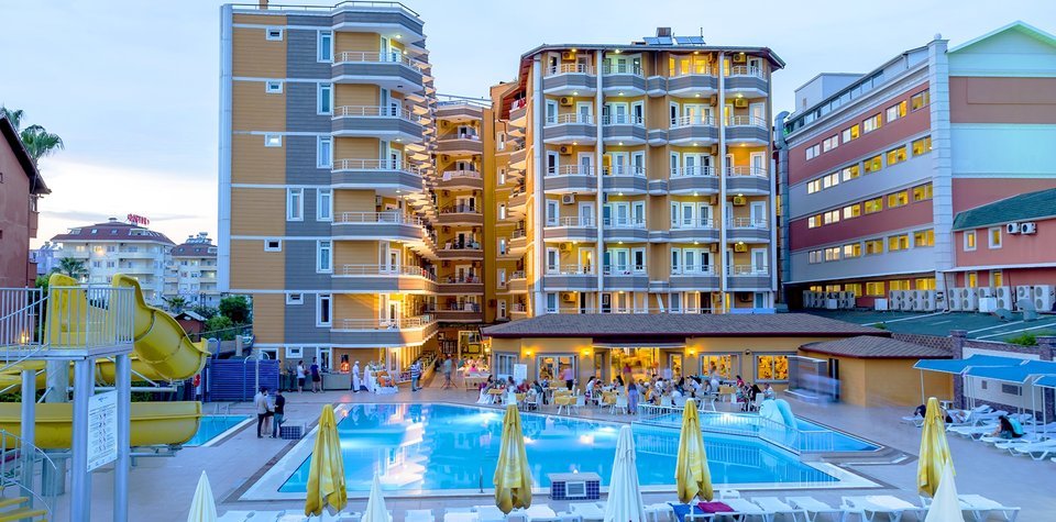 Senza Inova Beach Hotel